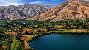village lake, village, homes, lake, hills, trees, mountains HD wallpaper