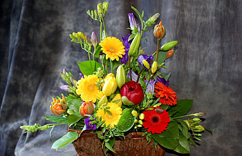 Flowers, Gerberas, Registration, Typography, Greens, Bouquet, Composition HD wallpaper