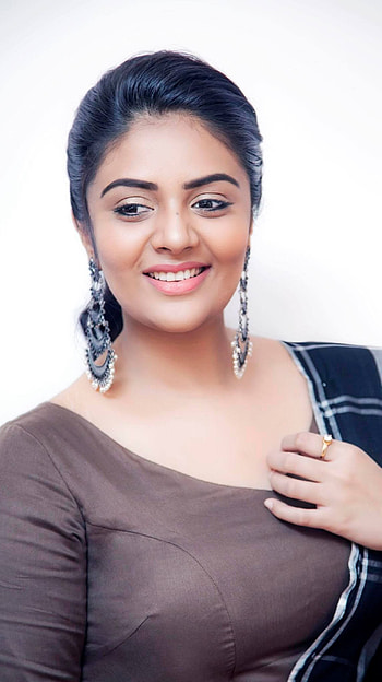 Sreemukhi, anchor, sctr HD phone wallpaper