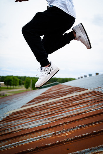 Miscellanea, Miscellaneous, Legs, Sneakers, Human, Person, Bounce, Jump, Roof HD phone wallpaper