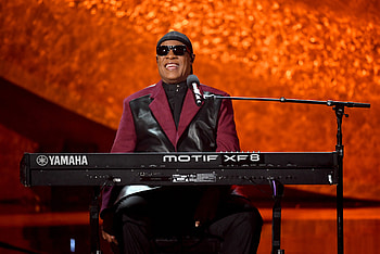 Stevie Wonder, Moving to Ghana HD wallpaper