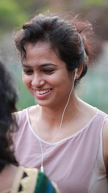 Ramya Pandian, tamil actress model HD phone wallpaper