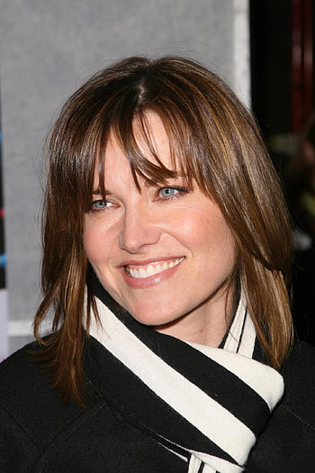 Lucy Lawless, with a celebrity HD phone wallpaper