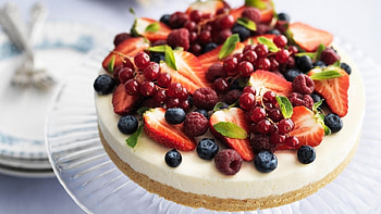 Berry Cheesecake, blue, white, deserts, graphy, berries, cheesecake, food, cake, red HD wallpaper