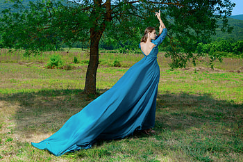 Elegant Elle Tan in Blue, blue, outdoors, model, brunette, gown HD wallpaper