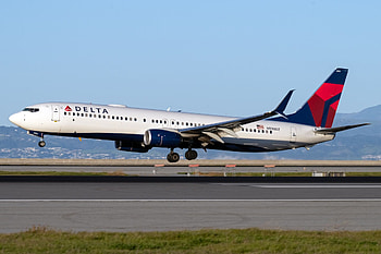 Delta Air Lines, Premium strategy, Airline competitiveness, Ulccs growth HD wallpaper