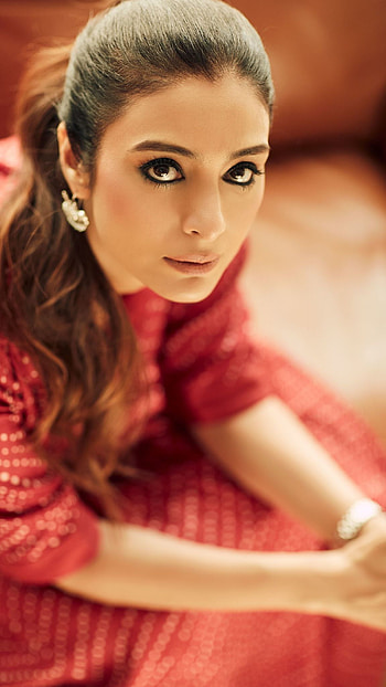 Tabu, bollywood actress HD phone wallpaper