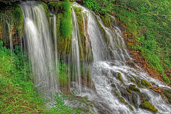 San Lucano Waterfall, green, waterfall, dense foliage, cascade, rocks HD wallpaper
