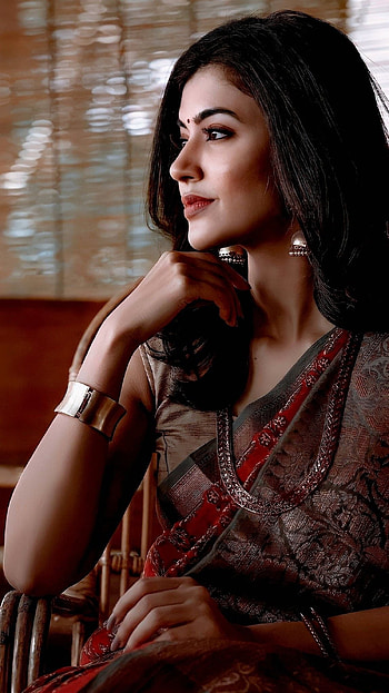 Anju Kurien, malayalam actress, saree beauty HD phone wallpaper