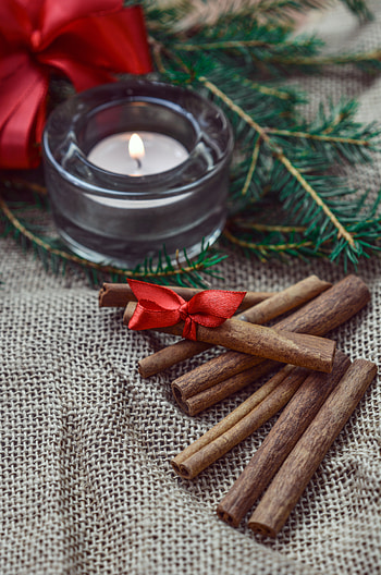 Holidays, New Year, Cinnamon, Christmas, Candle, Sticks HD phone wallpaper