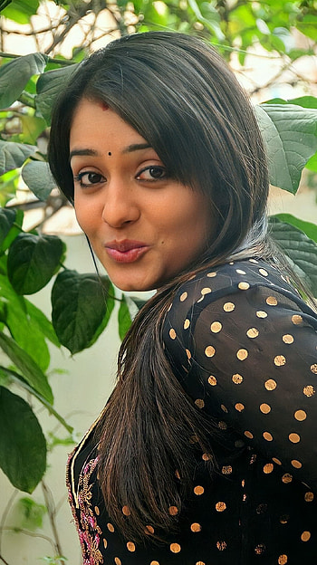 Nikita thukral, telugu actress HD phone wallpaper