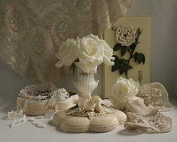 Purity, white, doiley, roses, pretty, vase, lace, dainty, curtain HD wallpaper