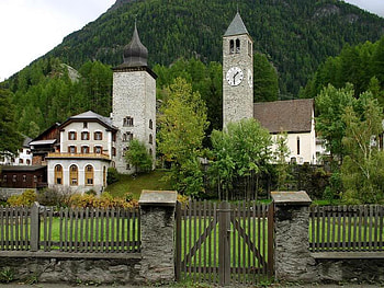 Susch, trees, house, gate, mountain HD wallpaper