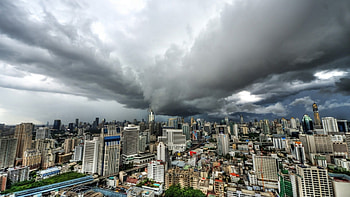 storm clouds over city, clouds, city, train tracks, storm HD wallpaper