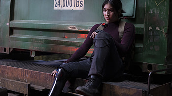 Alaqua Cox Echo HD wallpaper