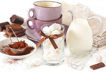 A healthy breakfast, cups, milk, marshmallow, jug, napkins, saucers, chocolate HD wallpaper