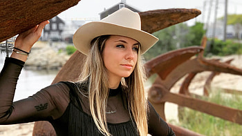 Home Again, cowgirls, blondes, hats, fence HD wallpaper