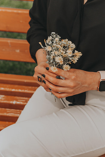 Flowers, Miscellanea, Miscellaneous, Bouquet, Hands, Ring, Girl HD phone wallpaper