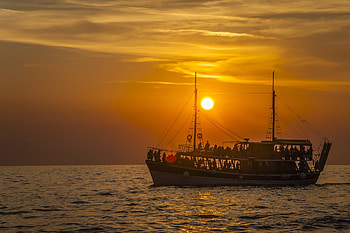 Sailing, boat, ocean, sunset HD wallpaper