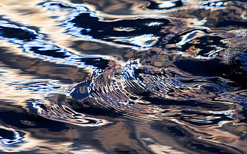 WAVES SPLASHING AGAINST SHORE, shore, splashing, water HD wallpaper
