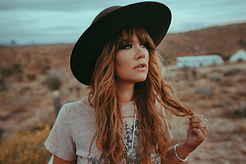 On The Ranch, cowgirls, ranch, redheads, hats HD wallpaper