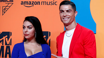 Cristiano Ronaldo, Georgina Rodriguez, Baby bump HD wallpaper