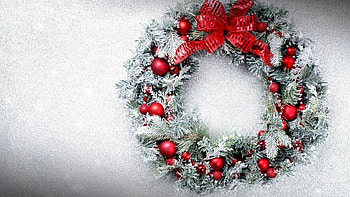 Christmas wreath, Festive decoration, Joyful atmosphere, Holiday vibes HD wallpaper