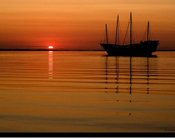sunset, boat, clam, water HD wallpaper