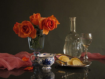 GINGER ROSES, teacups, roses, still life, tulle, lemon, bottles, fruit, glasses, flowers, wine HD wallpaper