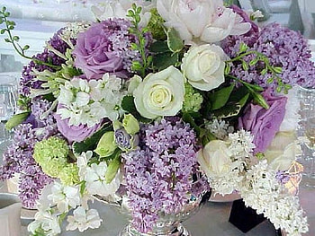 lilacs and roses for my Dn friends , lilacs, still life, bouquet, roses HD wallpaper