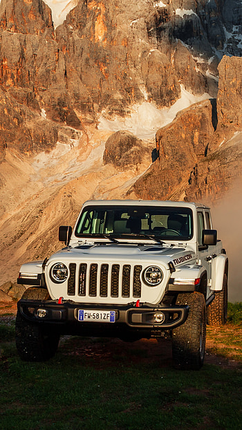 Jeep Gladiator, Versatile pickup truck, Bold design, Outdoor adventure HD phone wallpaper