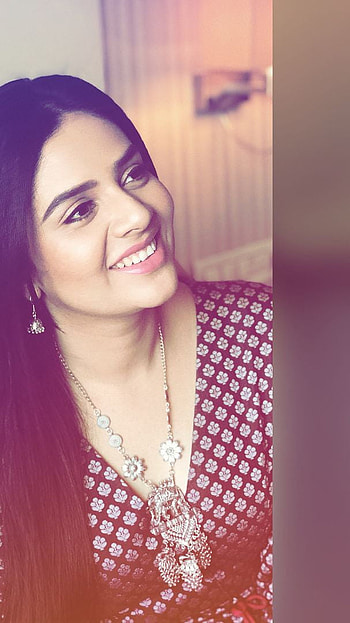 Sreemukhi, telugu actress, model HD phone wallpaper