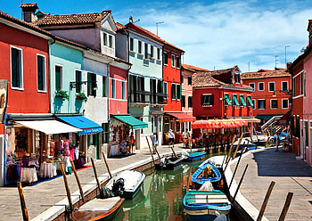 Colorful Boats and Homes Lining Canal , canal, architecture, graphy, beautiful, cityscape, scenery, wide screen, boats HD wallpaper