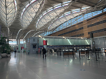 San Francisco International Airport, Quiet remains, National holiday surge HD wallpaper