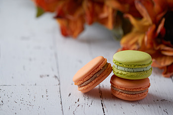 Food, Desert, Wood, Wooden, Multicolored, Motley, Cake, Bakery Products, Baking, Macaroons, Makaroons HD wallpaper