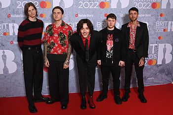 Brit Awards 2022, Best looks, Red carpet HD wallpaper
