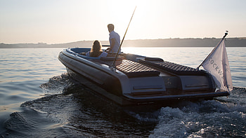 Cockwells boatbuilding, Luxury yachts for sale, Modern and classic, Boatbuilding excellence HD wallpaper