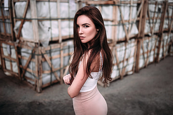 Girl Portrait In Depth Of Field Outdoors, girls, model, depth-of-field, outdoor HD wallpaper
