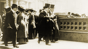 John D. Rockefeller, Fortune from tragedy, Life-changing incident, Infobae article HD wallpaper
