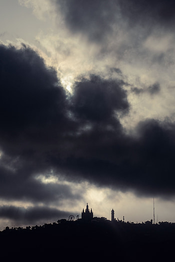 Cities, Night, Clouds, Barcelona, Building, Mainly Cloudy, Overcast, Gowdy House Museum, Gaudi House Museum HD phone wallpaper