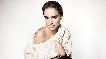 Natalie Portman Posing 2025, natalie-portman, celebrities, actress HD wallpaper