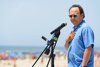 Billy Crystal, Muhammad Ali, Fundraising, Long Beach HD wallpaper