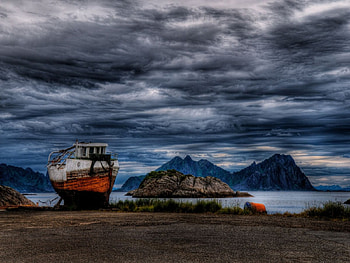 Old boat in Kabelvg, kabelvg, boat, old HD wallpaper