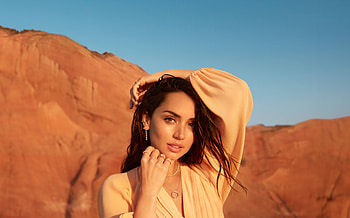 Ana de Armas, outdoor hoot, 2020 HD wallpaper