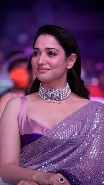 Tamanna Bhatia, bollywood actress, model, saree lover HD phone wallpaper