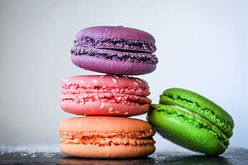 Macarons, food, sweets, close up, colorful HD wallpaper
