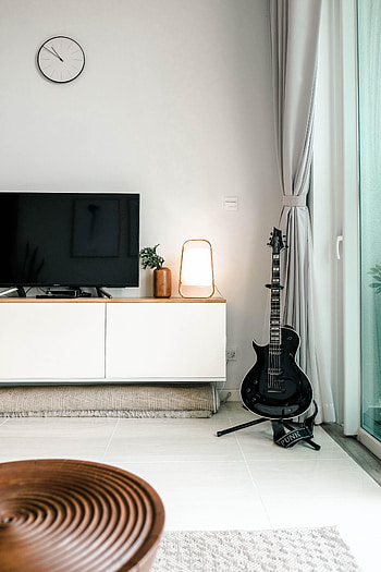 Guitar, Interior, Miscellanea, Miscellaneous, Decor, Coziness, Comfort HD phone wallpaper