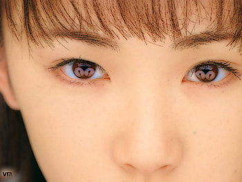 A CLOSE UP OF AN INNOCENT FACE, skin, smooth, eyes, face, beautiful HD wallpaper