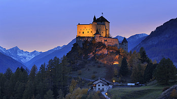 Bran Castle HD wallpaper