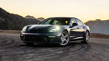 Porsche Panamera 2 Cars HD wallpaper